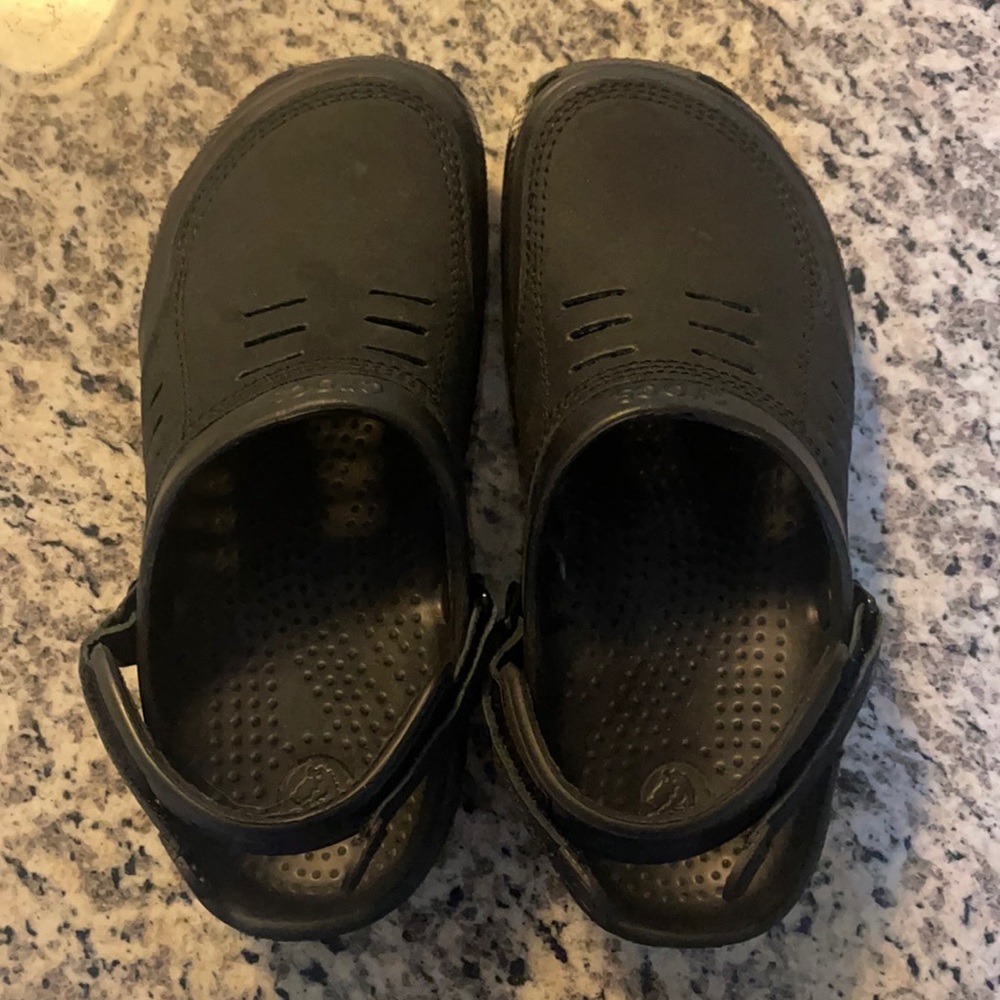 Brand-New, Men’s Size 9 Black Crocs